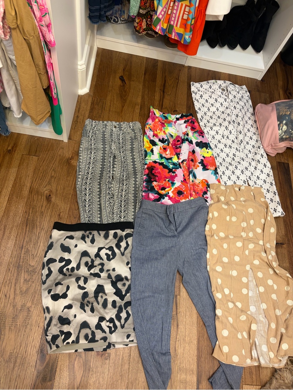 Bundle!! (3) Skirts, (3)pants!!